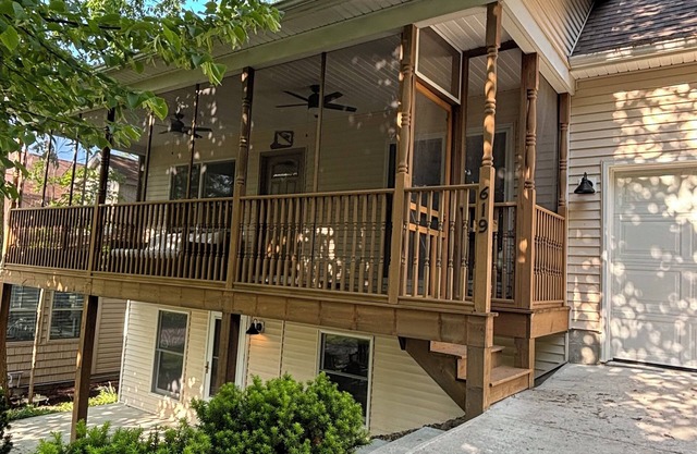 Modern Lakeside Chautauqua Cottage Perfect for Families: gate fees not included