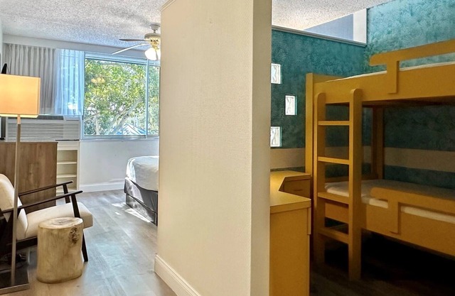 Modern Lavish Unit w/Balcony, Resort Amenities | Onsite dining, St. Pete beach