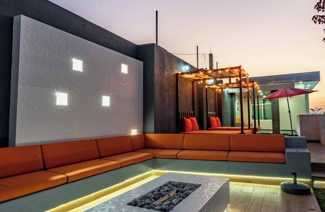 Modern Loft with Pools and Rooftop Sky Bar
