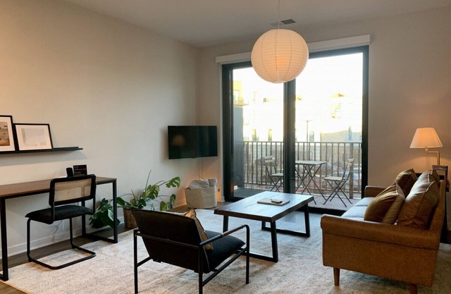 Modern Luxe 1BR Apt with Gym, Pool, and Parking