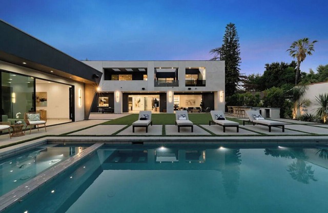 Modern Luxury Estate in Sherman Oaks
