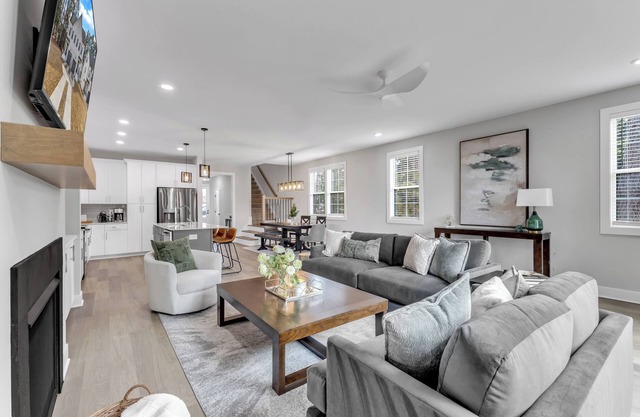 Modern Luxury & Prime Location-New Townhome in North Hills