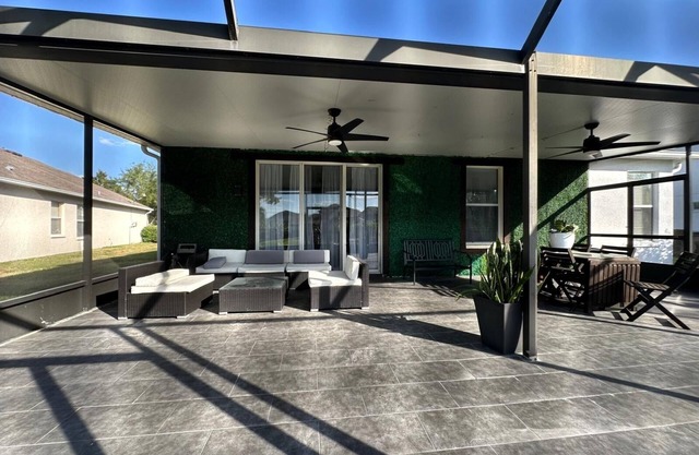 Modern minimalist home in Wesley chapel