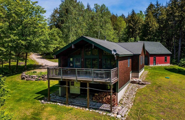 Modern Mt.Snow/Stratton Mountain House