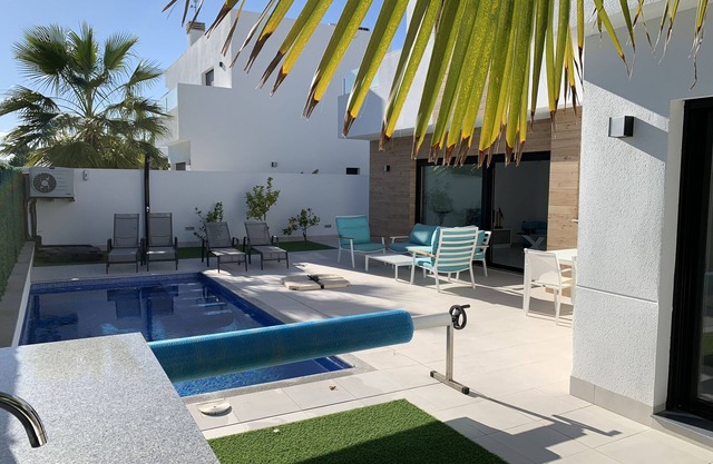 MODERN NEW BUILD VILLA FOR 6 PEOPLE WITH HEATED PRIVATE POOL