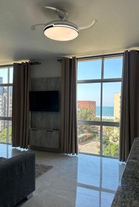 Modern Ocean-View Apartment