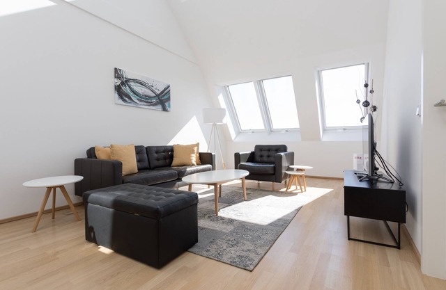 Modern Penthouse Duplex Suite very close to Opera and Karlskirsche #1of10