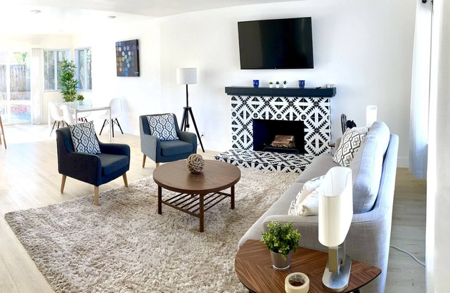 Modern place with 3 bedrooms & 2 bathrooms