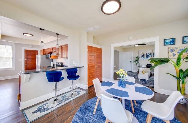 Modern Portsmouth Apartment: Walk to Norfolk Ferry