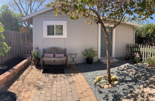 Modern Private Clean Cottage