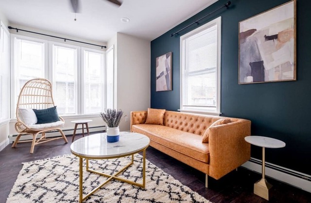★ Modern Renovation ★ 10-Bedrooms! Perfect For Large Groups!