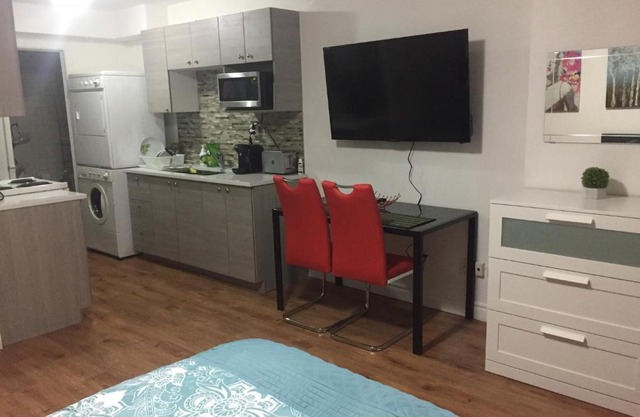 Modern Studio Apartment in Rosemont Near Downtown Montreal-D