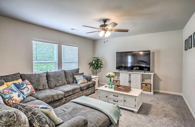 Modern Sunset Beach Rental - 2 Mi to Golfing!