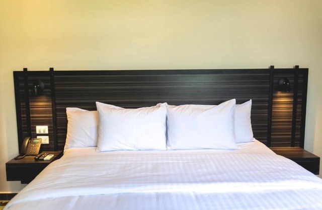 Modern Superior King Stay with Pool, Steps from Food & Culture