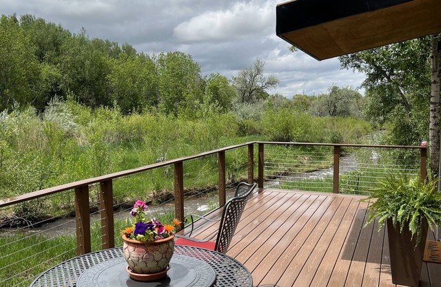 Modern Tranquil River Home