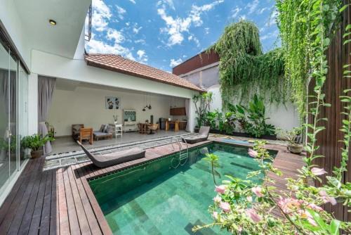 Modern Tropical 2BR Villa in Seminyak Kuta with Pool & Garden