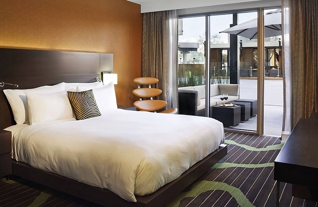 Modern Unit w/Large Patio! Onsite Parking, Pool! Short Drive to San Diego Zoo!