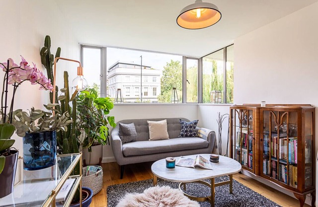 Modern Victoria Park Apartment