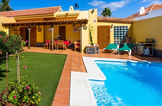 Modern Villa/Heated Private Pool & Garden/smart TV/WiFi/near Beach/Dunes/Shops