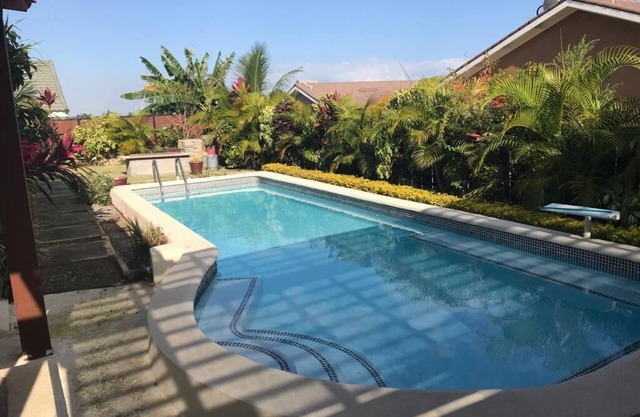 Modern villa w/private pool and A/C
