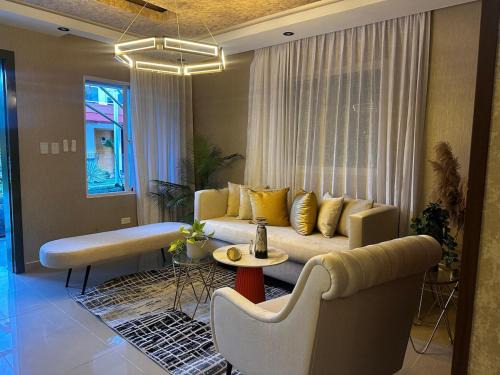 Modern villa with pool and all comforts