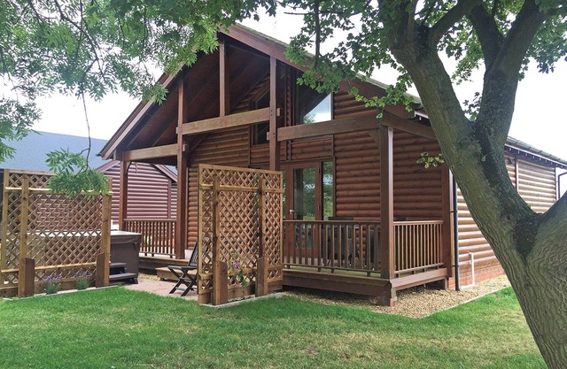 Modern yet rustic designed lodge, ideal for families or couples.