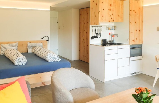 Modernes Alpenstudio mit Bergblick, Pool und Sauna