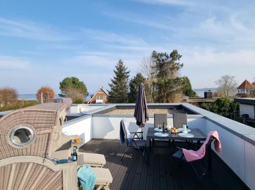 Modernes Ferienhaus Ostseesegler mit direktem Meerblick an der Ostsee