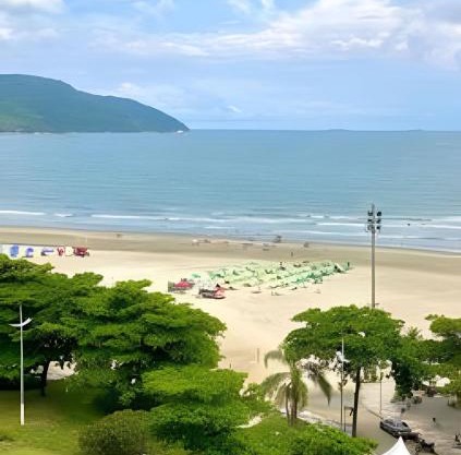 Moderno e sofisticado frente a praia no Boqueirão