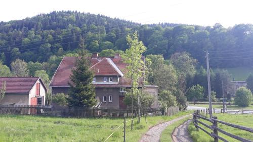 Modrasówka, Świerkowe Przysiółki w Górach Sowich