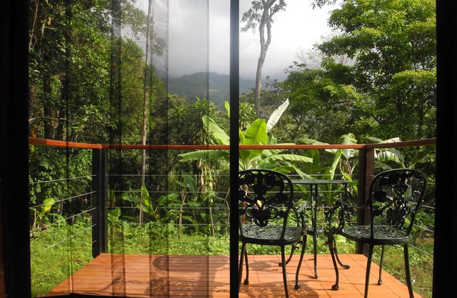Mogambo Ecolodge, a Private Botanical Garden Stay near Bogota
