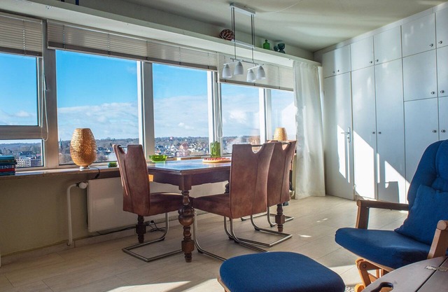 Moin Moin and welcome to the Wikingturm with a view of the loop .