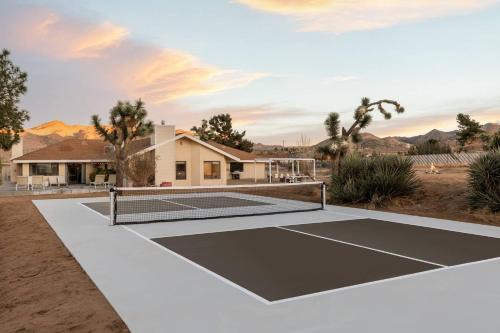 Mojave Moon- Group Retreat Wpool,spa & Pickleball