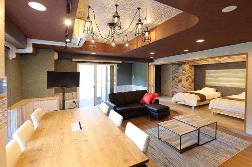 MolinHotels201-札幌市定山渓天然温泉に紅葉シーズン到来-W-beds2&S-beds4