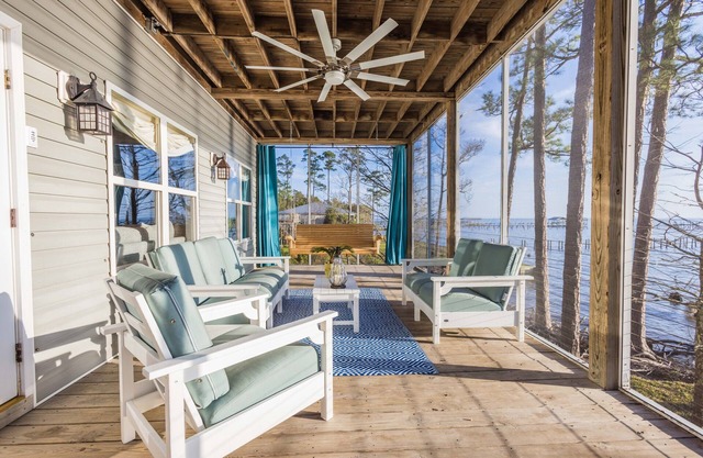 Monet On The Bay I- Elevator, Hot Tub, Pier, Stunning 5 Star View!