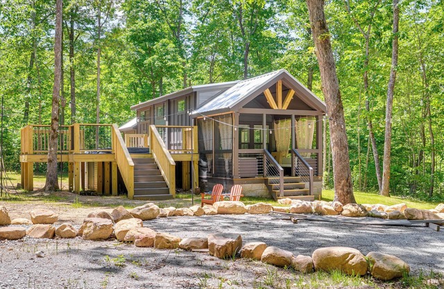 Monteagle Cabin w/Swim Spa, Sauna & Fire Pit!