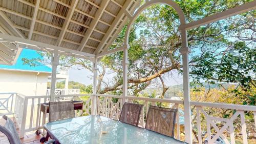 Montego Bay @ Caribbean Estate