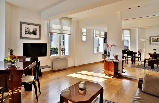 Montmartre Familial Apartment