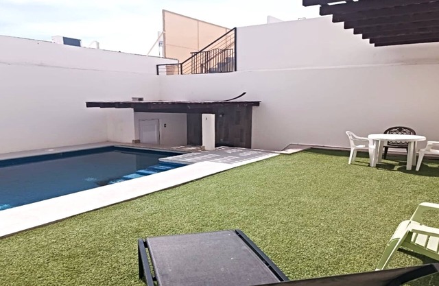 Moon House F4: Spacious 3-Bdr House in Downtown