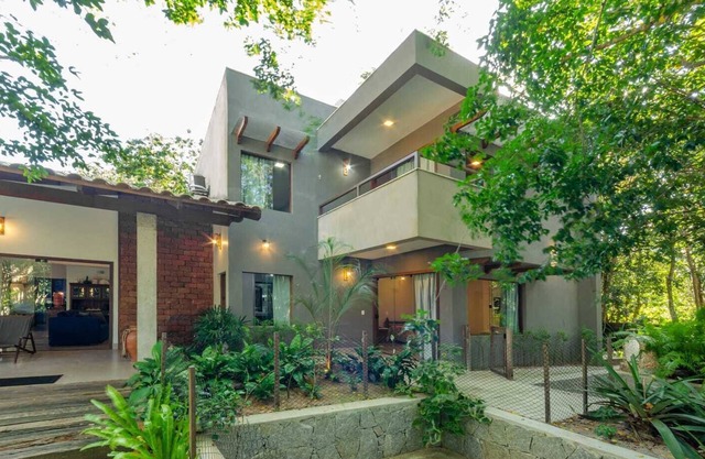 Moonlight House Pipa