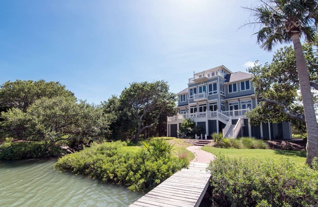 Moonrise Point: Amazing Ocean Views w/Private Dock;Minutes to Beach; Dogs Welcome