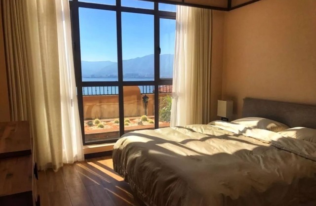 Moonshine Villa on Lake Erhai
