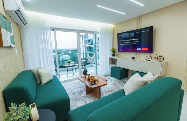 Mordern 3BR! 9fl, King Bed! Sti!,