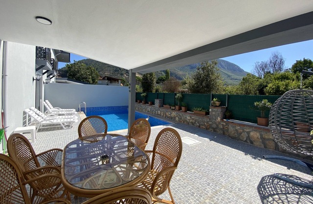 Morel Houses 1-2 with 3 Bedrooms - 4 Bathrooms