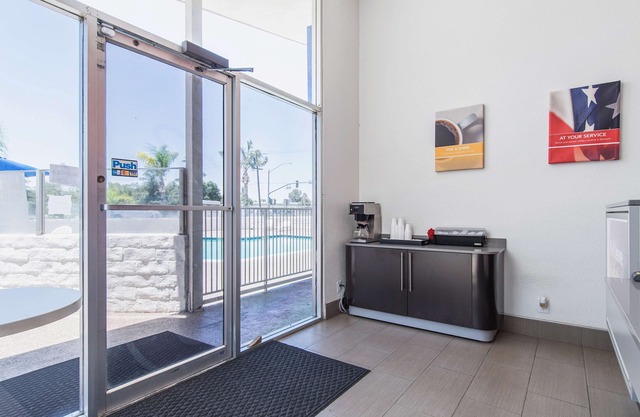 Motel 6 Bakersfield, CA - Central