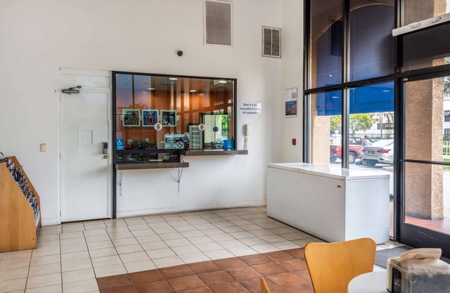 Motel 6 Gardena, CA - South