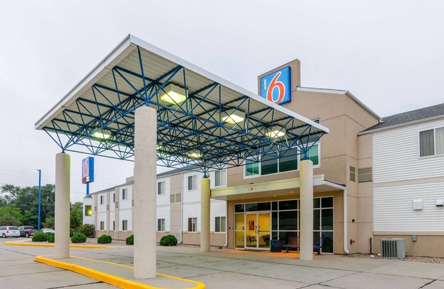 Motel 6 Kearney, NE
