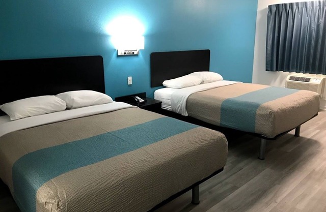 Motel 6 Metropolis, IL