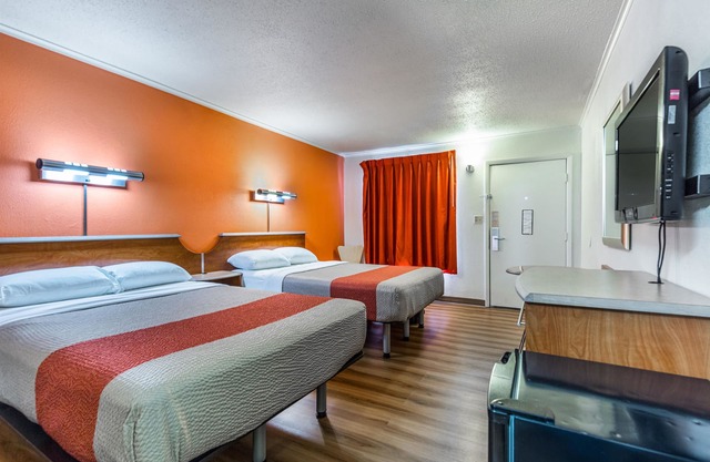 Motel 6 Mount Vernon, IL