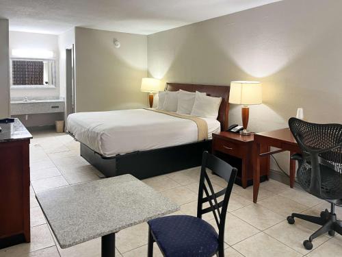 Motel 6 Raleigh, NC – Downtown South